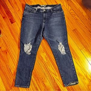 Vintage Levi’s | Stretch Jeans w/ Knee Slit